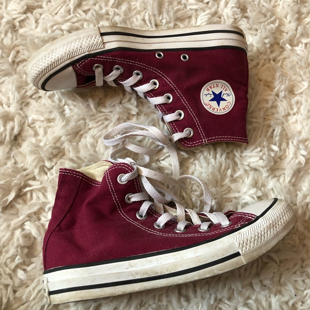 Maroon converse!